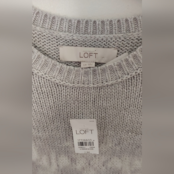 Ann Taylor LOFT Crewneck Sweater Gray w/White Mohair Blend Snowflake Size LM NWT - Picture 4 of 9